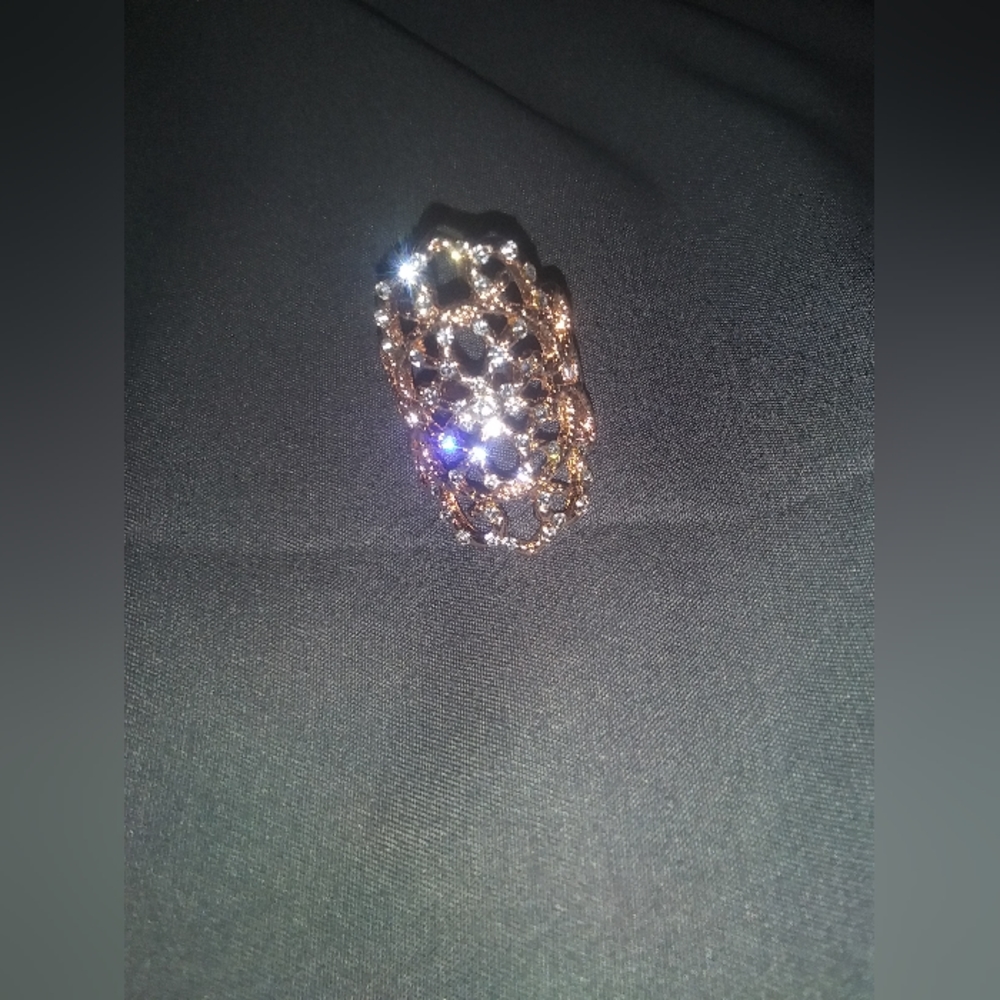 NWOT Ornate Victorian motif ring rose gold plated - Picture 2 of 9